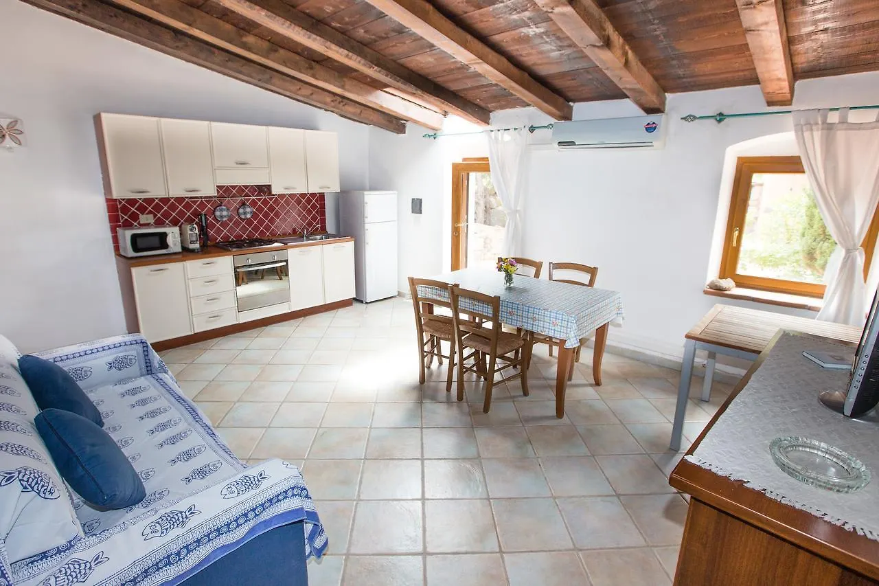Residence Cava Francese La Maddalena  0*, La Maddalena (Sassari) Italia